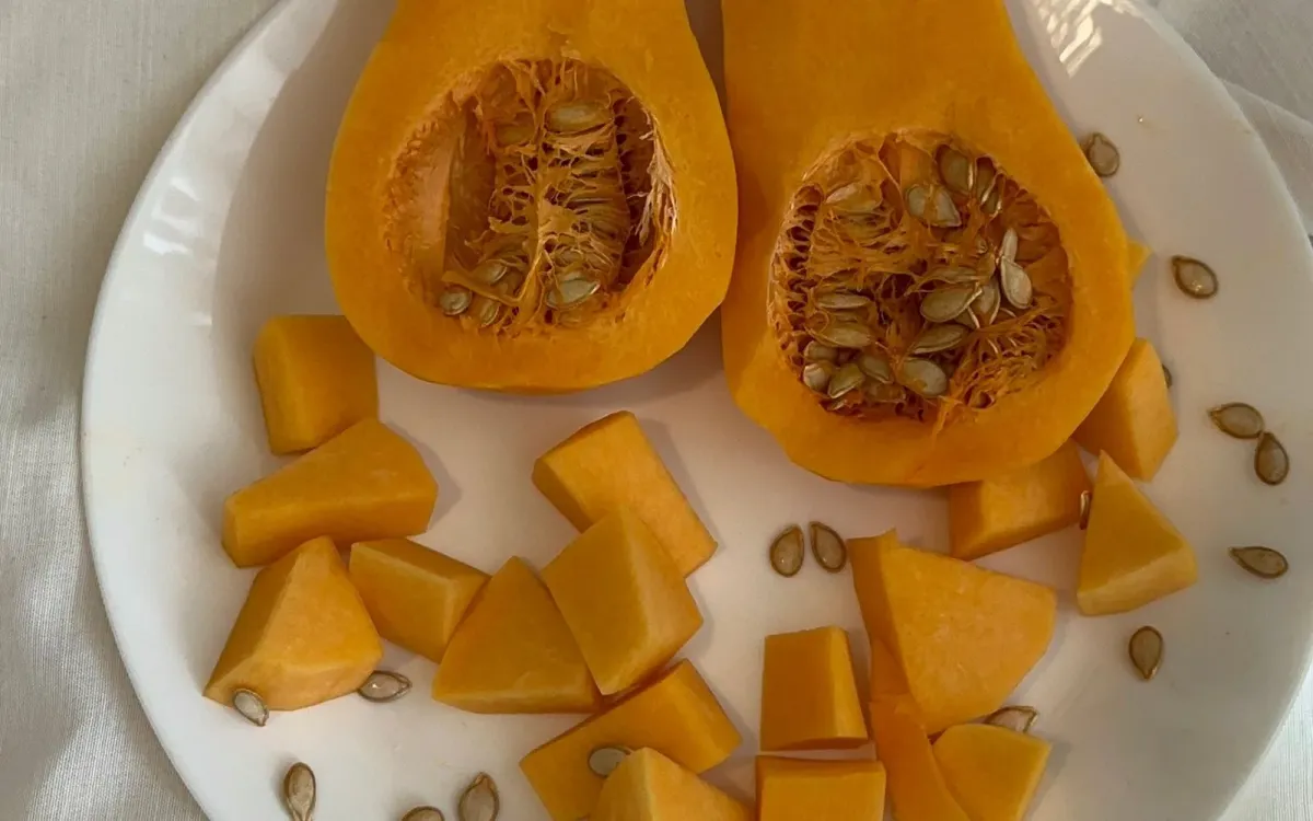 Assiette de courge butternut et de graines